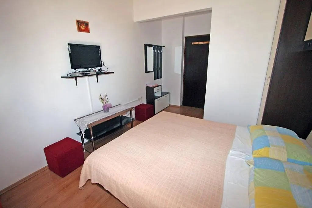 Room In Medulin With Terrace, Air Conditioning, Wifi 3488-7 Guest house